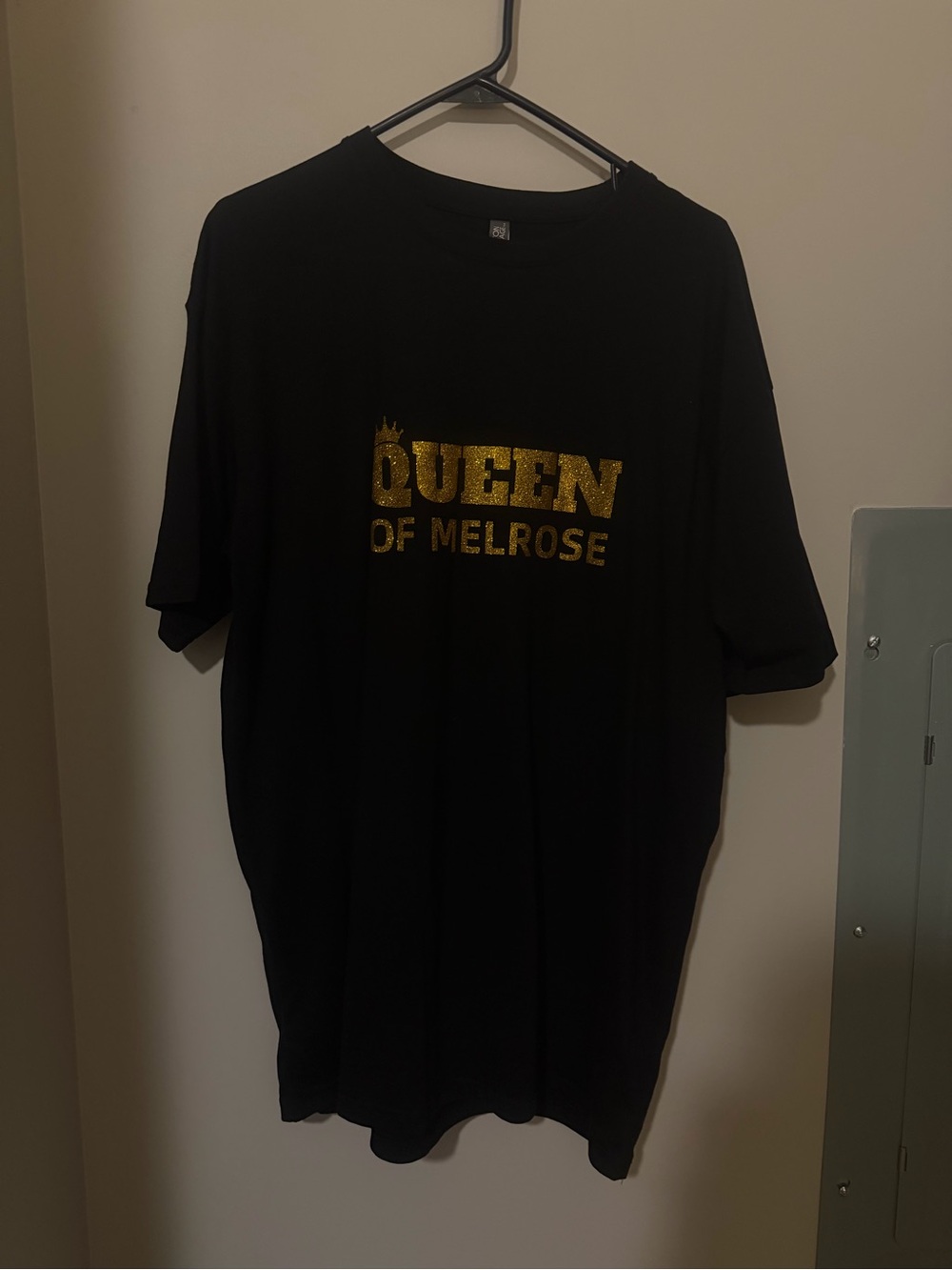 Queen of Melrose Graphic Tee - Black with Gold Print